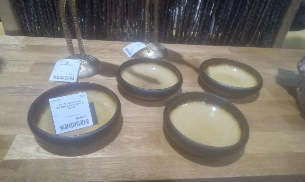 LOT DE 4ASSIETTES A DESSERT 2 TONS COSY ET TRENDY