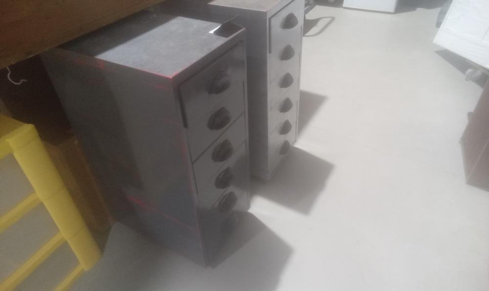 CAISSON METAL 6 TIROIRS SUR ROULETTE