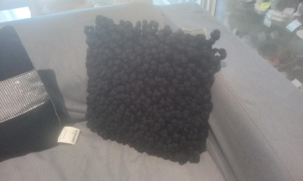 COUSSIN NOIR BOUCLETTE
