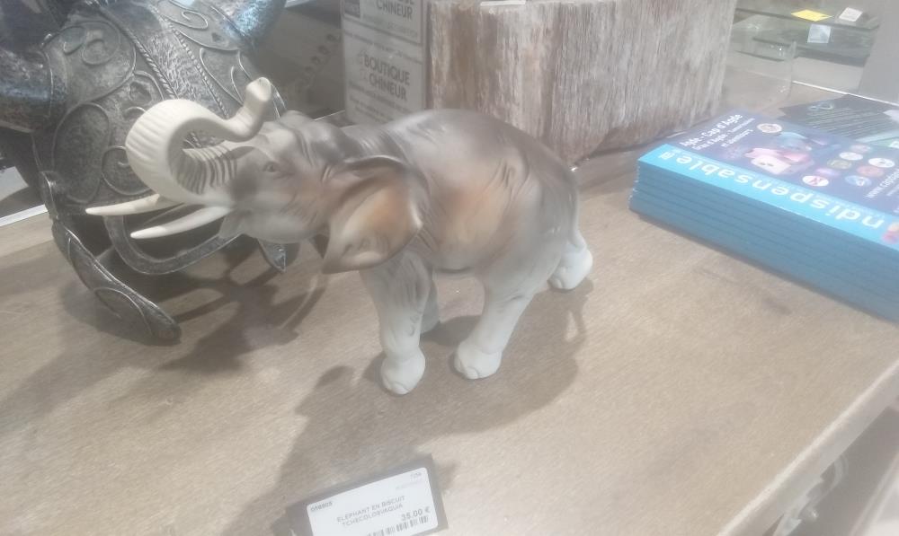 ELEPHANT EN BISCUIT TCHECOLOSVAQUIA