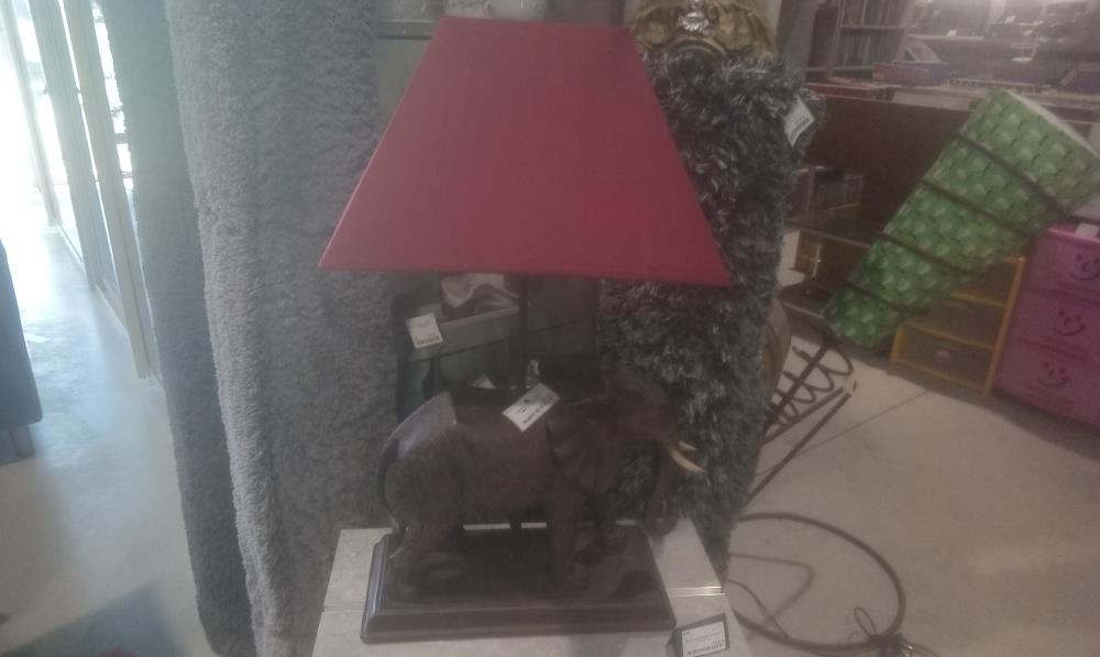 LAMPE ELEPHANT RESINE +ABATJOUR ROUGE