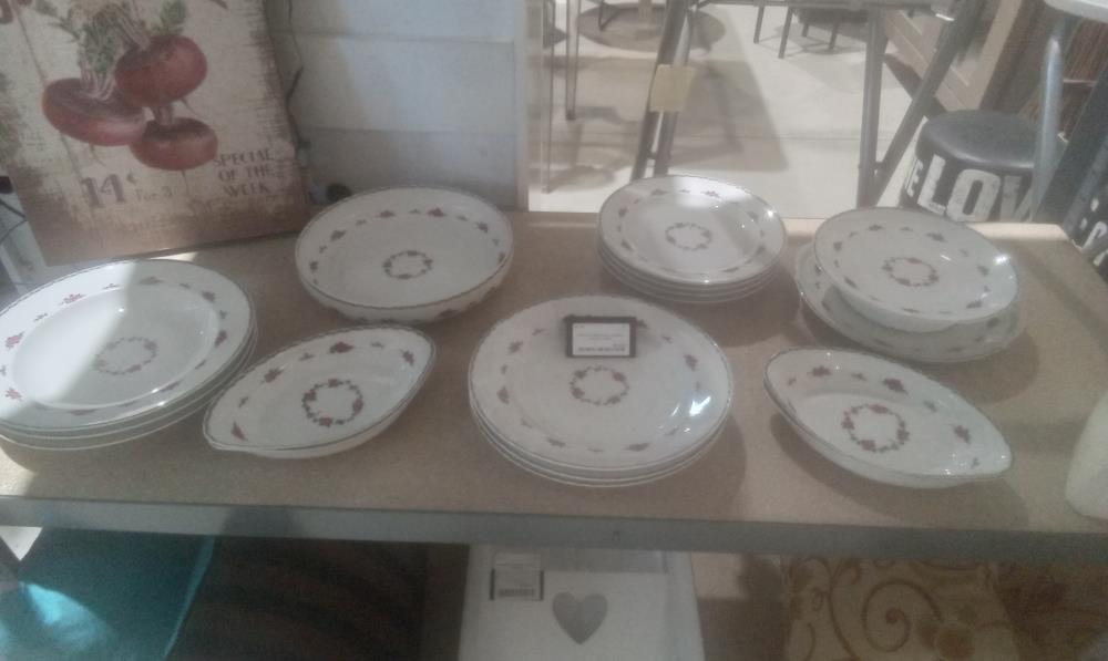 SERVICE PORCELAINE LIMOGES DECOR FLORAL