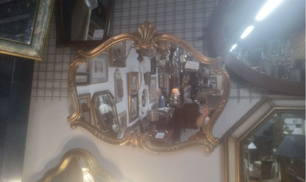 MIROIR DORE STYLE LOUIS XV BORDURE EN RESINE