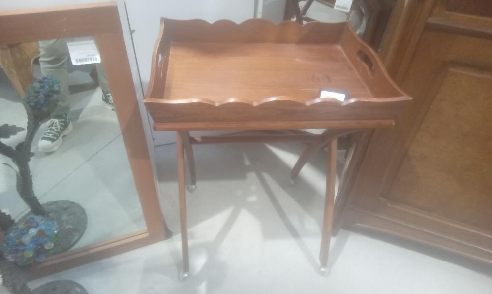 DESSERTE RUSTIQUE SUR ROULETTE