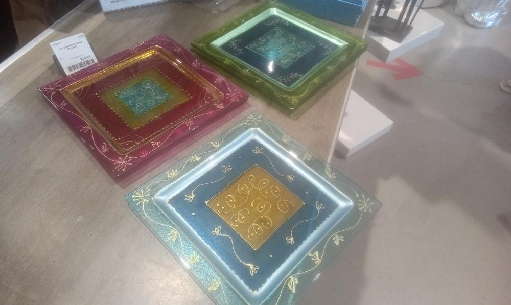 LOT D'ASSIETTE VERRE COULEUR