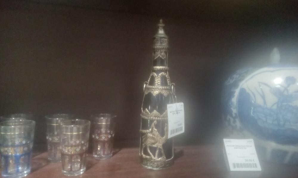 BOUTEILLE VERRE DECOR METAL OREINTAL