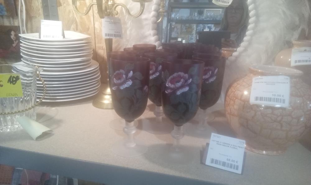 LOT DE 11 VERRES A EAU PEINT MAIN DECOR FLORAL