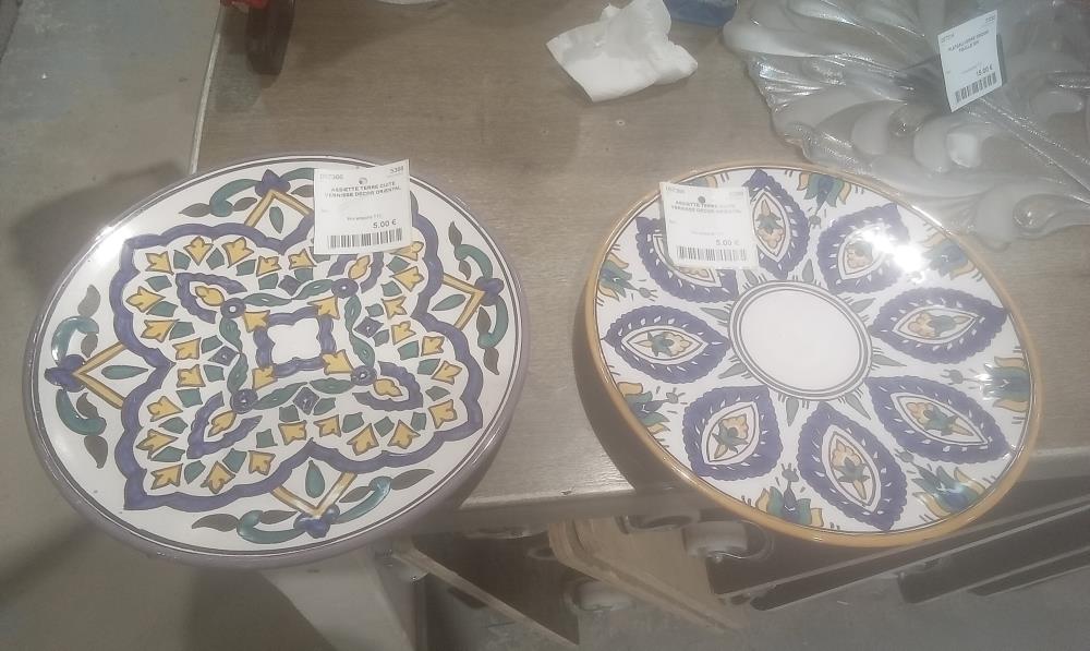 ASSIETTE TERRE CUITE VERNISSE DECOR ORIENTAL