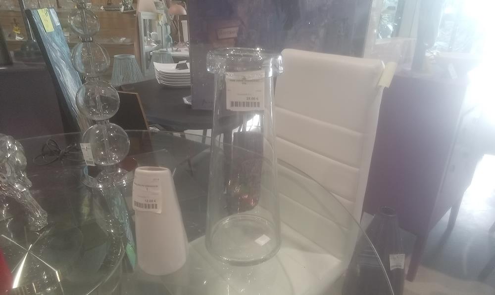 VASE VERRE DESIGN AVEC  COL