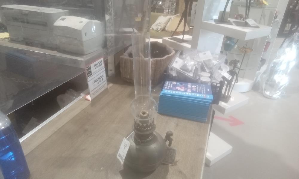 LAMPE A PETROLE ETAIN+VERRE
