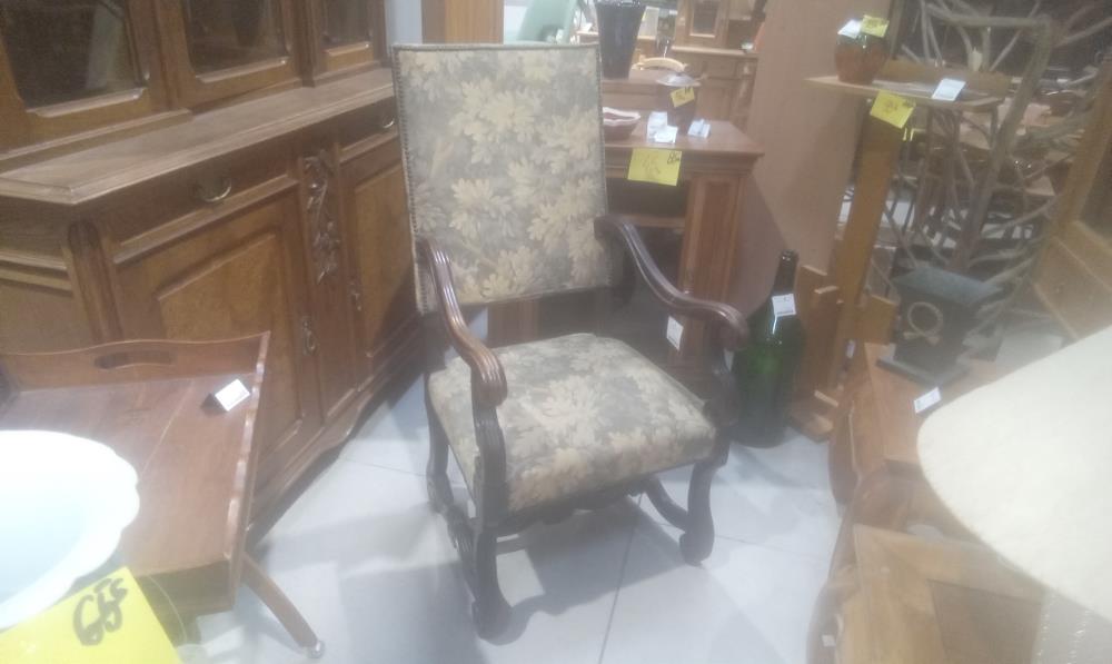 FAUTEUIL STYLE LOUIS XIII TISSUS FLEURI
