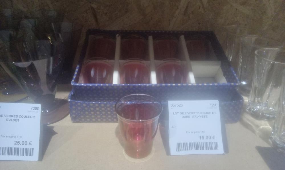 LOT DE 8 VERRES ROUGE ET DORE  ITALY+BTE