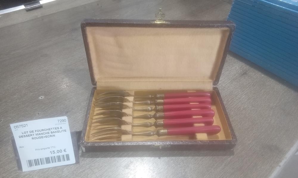 LOT DE FOURCHETTES A DESSERT MANCHE BAKELITE ROUGE+ECRIN