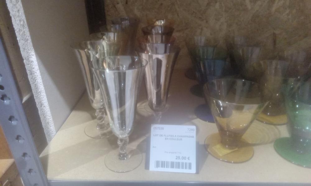 LOT DE FLUTES A CHAMPAGNE EN COULEUR