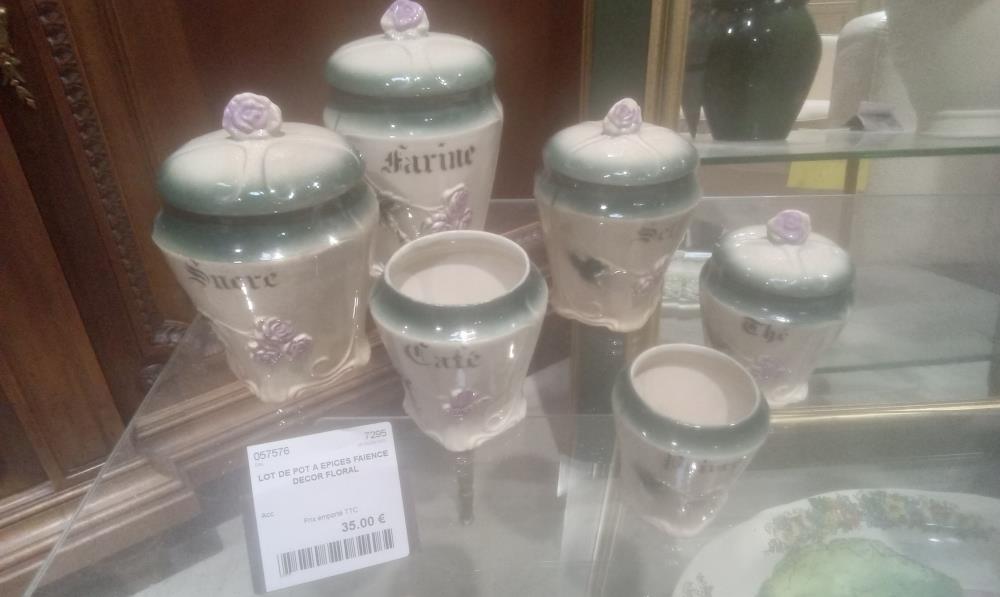 LOT DE POT A EPICES FAIENCE DECOR FLORAL