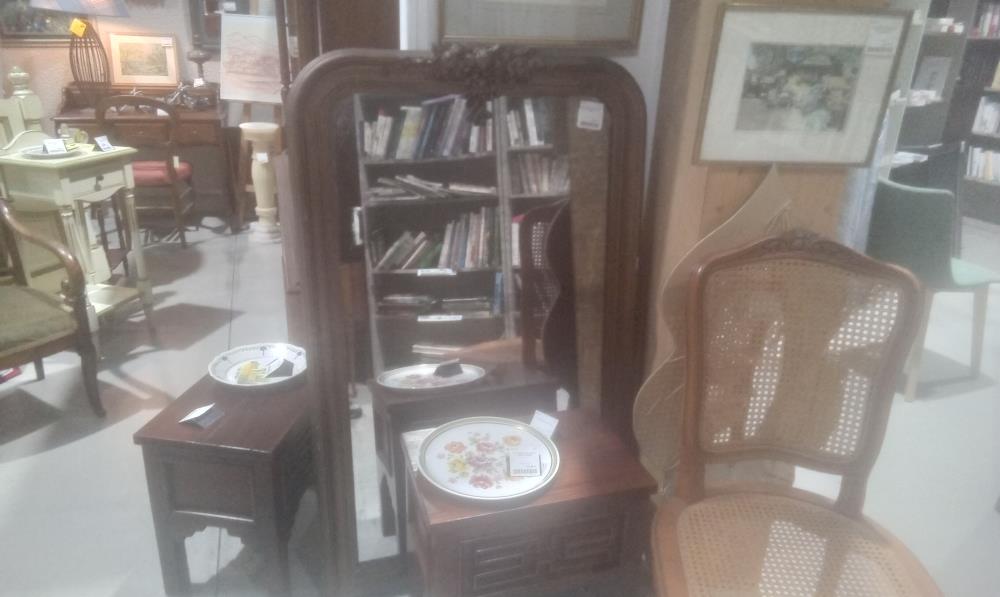 MIROIR LOUIS PHILIPPE DECOR A LA GRAPPE DE RAISIN EN L'ETAT