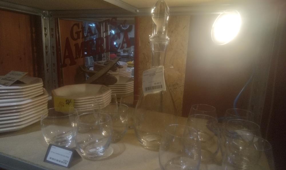 CARAFE A EAU AVEC BOUCHON EN VERRE