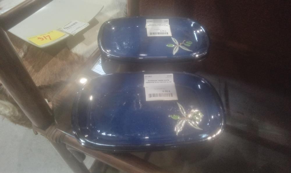 RAMEQUIN TERRE CUITE VERNISSE BLEU DECOR OLIVE