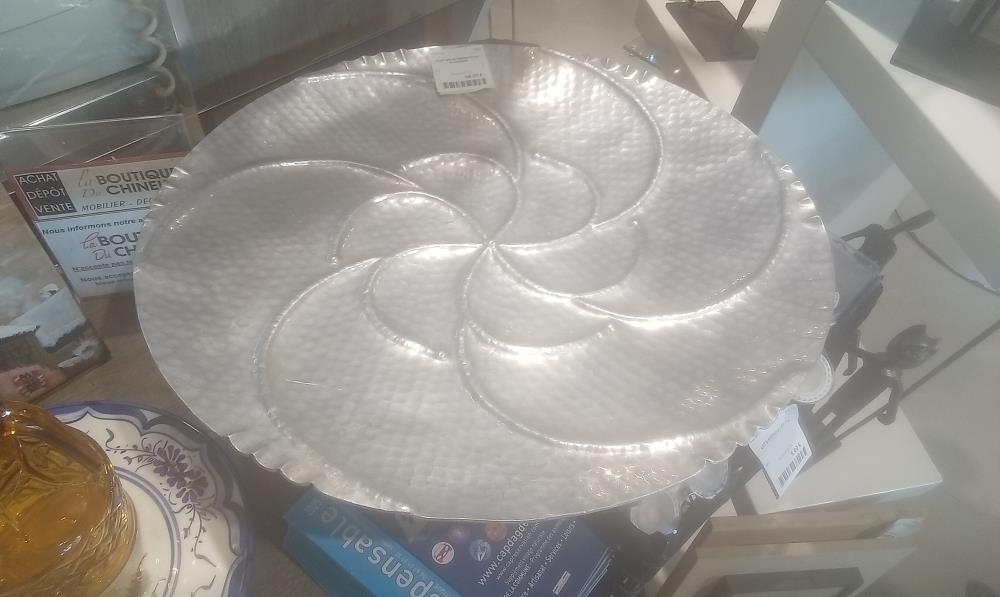 PLAT GM DE PRESNTATION ALUMINIUM