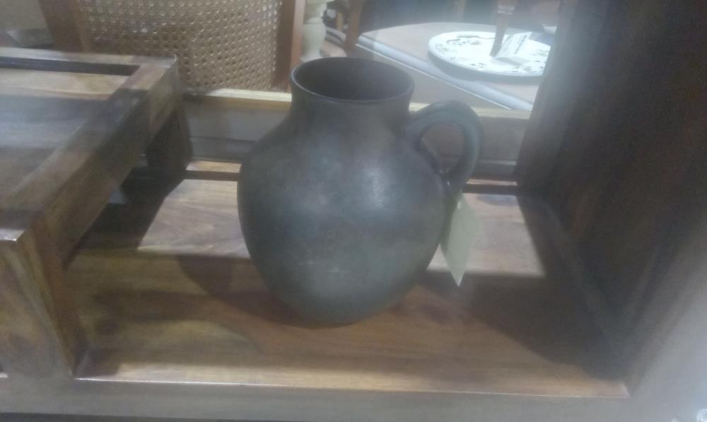 VASE CERAMIQUE FOND VERT 1 ANSE NUMEROTE 325