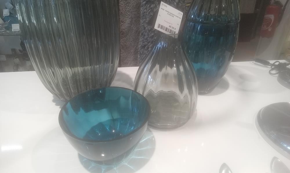 VASE  VERRE DESIGN KARE EN 2 PARTIES 
