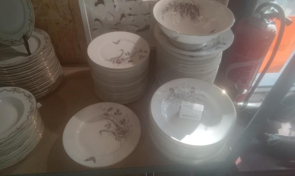 LOT D'ASSIETTE PORCELAINE DE LIMOGE DECOR FAUNE ET FLORAL