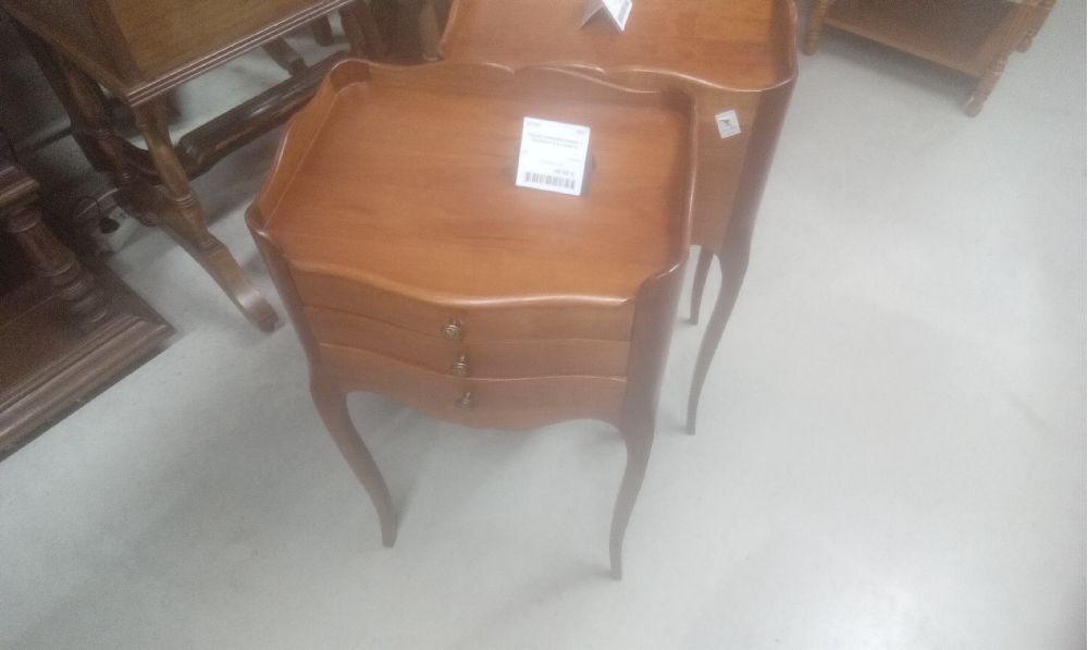 CHEVET MERISIER MASSIF 3 TIROIRS STYLE LOUIS XV