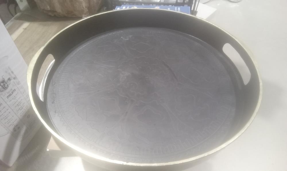 PLATEAU ROND EN RESINE