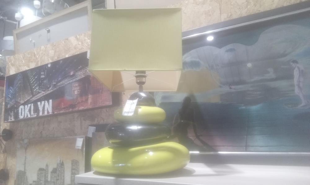LAMPE CERAMIQUE GALET ET ABATJOUR VERT