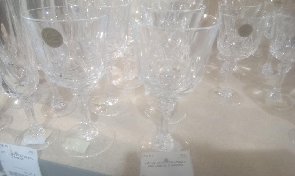 LOT DE 12 VERRES A PIED A EAU CRISTAL D'ARQUES