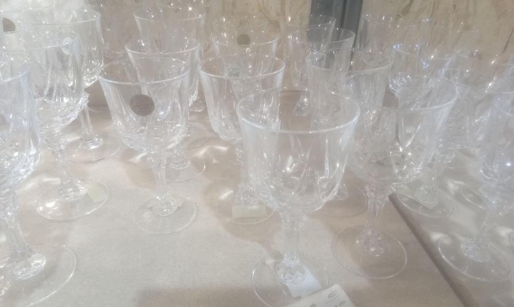 LOT DE 12 VERRES A PIED A VIN CRISTAL D'ARQUES