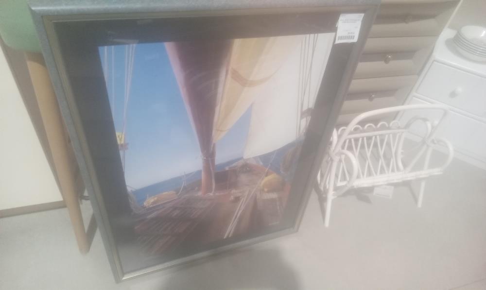 SOUS VERRE CADRE BLEU ET DORE DECOR BATEAU