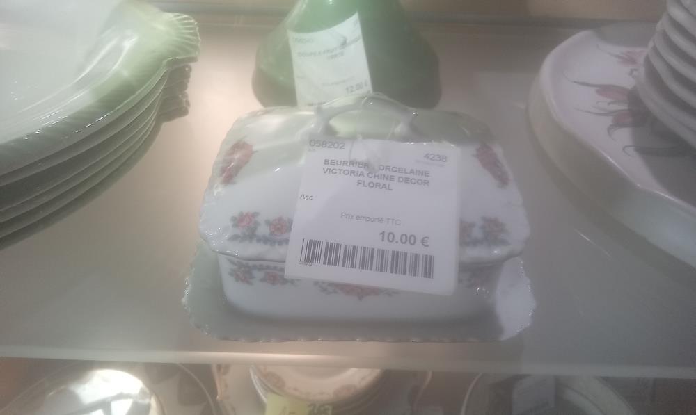 BEURRIER PORCELAINE VICTORIA CHINE DECOR FLORAL