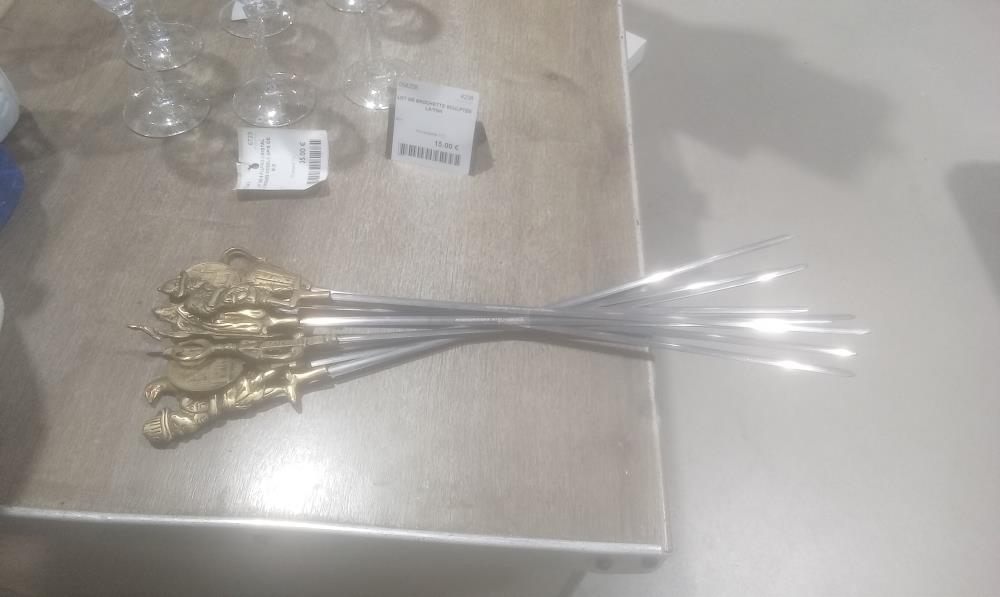 LOT DE BROCHETTE SCULPTEE LAITON