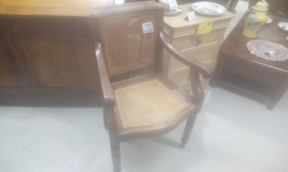 FAUTEUIL CANNE DOSSIER MONTE ET BAISSE