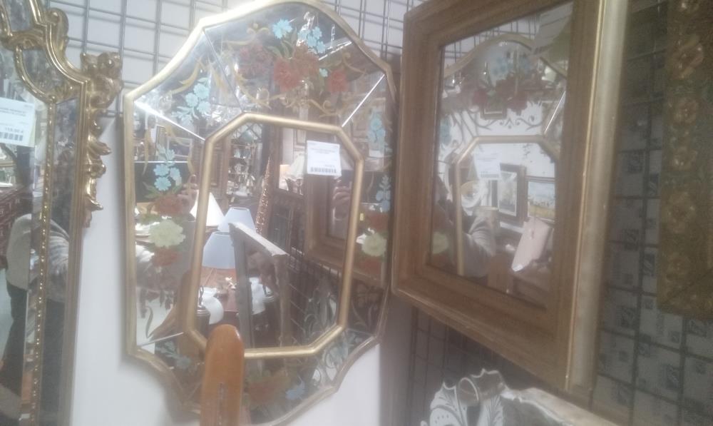 MIROIR DORE AVEC DECOR FLORAL PEINT