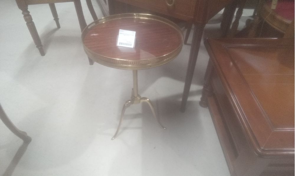 GUERIDON TRIPODE PLACAGE PIED LAITON