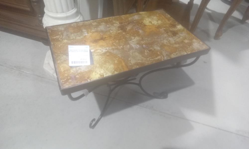 TABLE BASSE  PM PIED METAL ET DESSUS IMITATION MARBRE