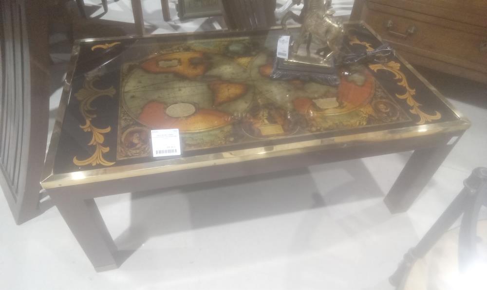 TABLE BASSE VERRE  PLANISPHERE AVEC BORDURE LAITON