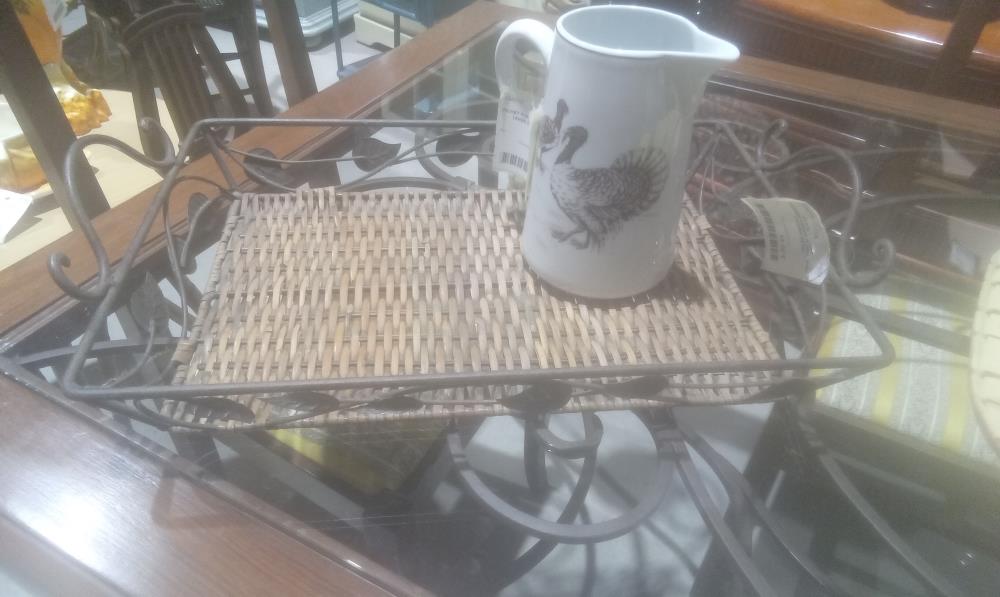 PLATEAU OSIER TRESSE+DECOR FLORAL AVEC 2 ANSES METAL