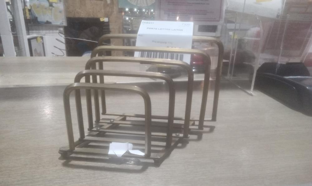 PORTE LETTRE LAITON