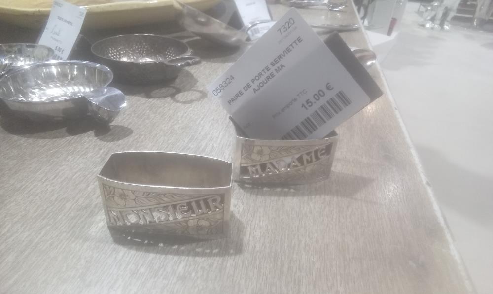 PAIRE DE PORTE SERVIETTE AJOURE MA