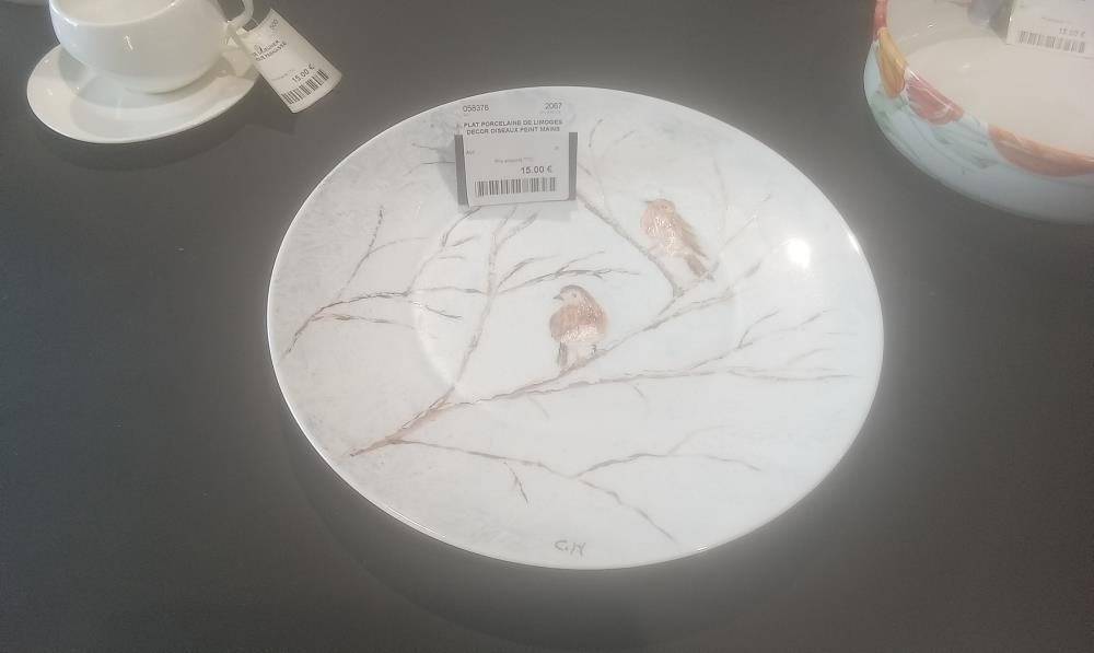 PLAT PORCELAINE DE LIMOGES DECOR OISEAUX PEINT MAINS