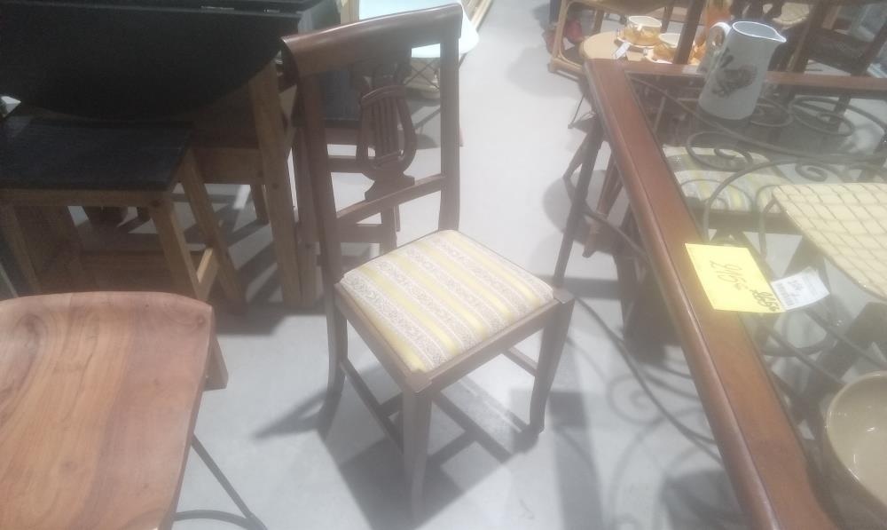 LOT DE 4 CHAISES STYLE LOUIS XVI ASSISE TISSUS