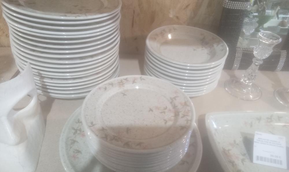 SERVICE DE VAISSELLE PORCELAINE DE SOLOGNE EMAIL GRANITE DECOR FLORAL