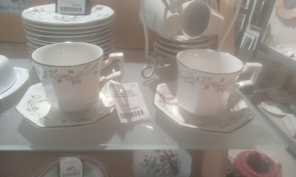 PAIRE DE DEJEUNER CERAMIQUE JOHNSON BROTHER'S DECOR FLORAL