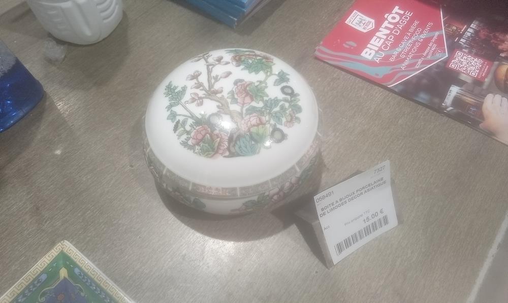 BOITE A BIJOUX PORCELAINE DE LIMOGES DECOR ASIATIQUE