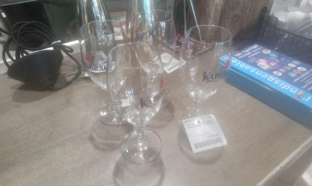 LOT DE 4 VERRES A BIERE PUBLICITAIRE KARLSBRAU