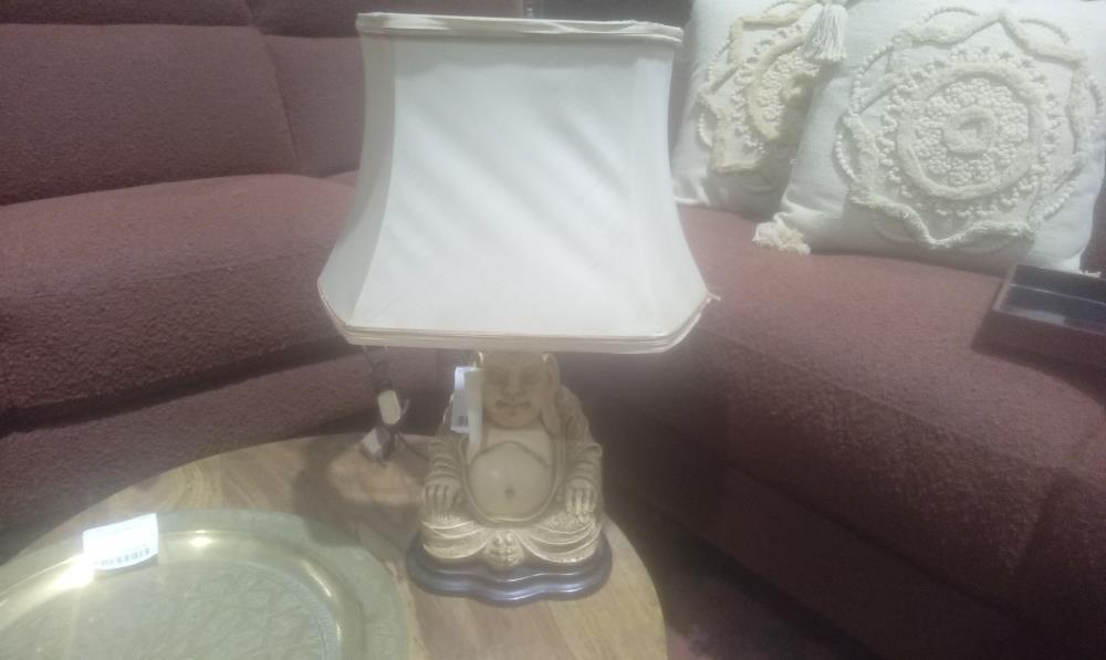 LAMPE EN RESINE BOUDDHA+ABATJOUR