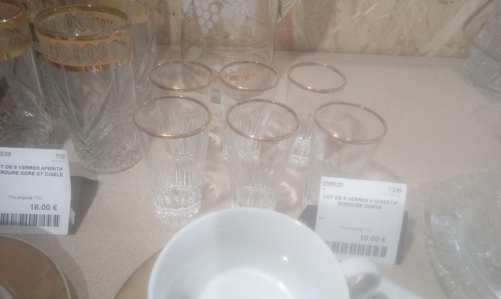 LOT DE 6 VERRES A DIGESTIF BORDURE DOREE
